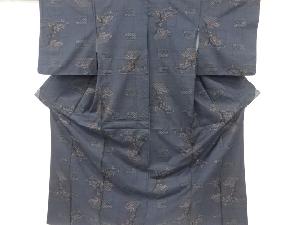 リサイクル　色紙に枝花模様織出し本場泥大島紬着物（5マルキ）